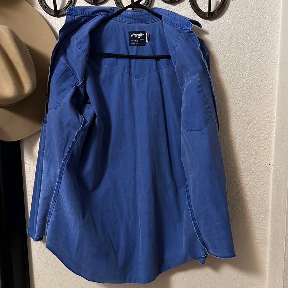 Wrangler Button Up - Picture 2 of 5